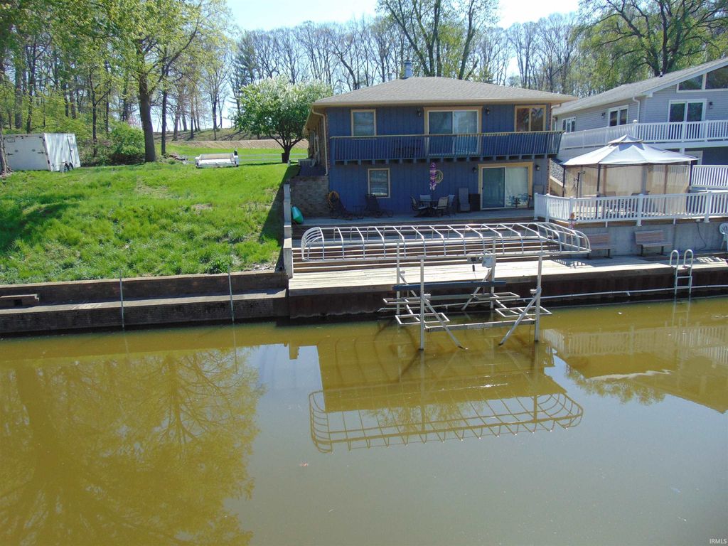 Photo of 10502 N Corley Dr Road, Monticello, IN 47960 (MLS # 202514391)