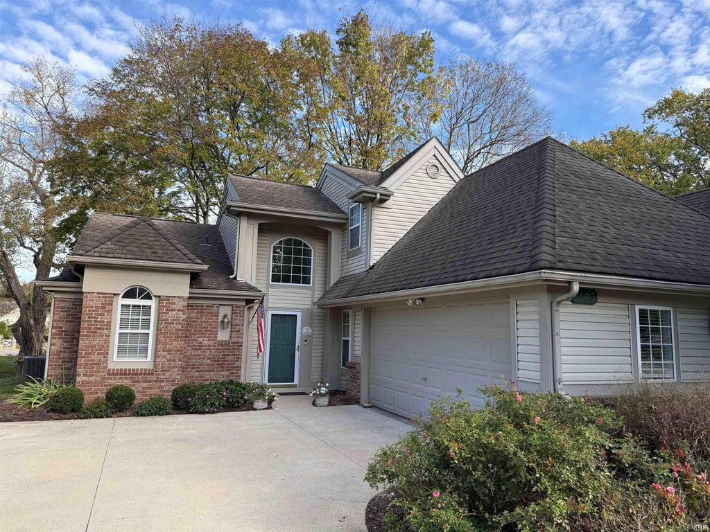 Photo of 603 E Moss Creek Court, Bloomington, IN 47401 (MLS # 202644112)