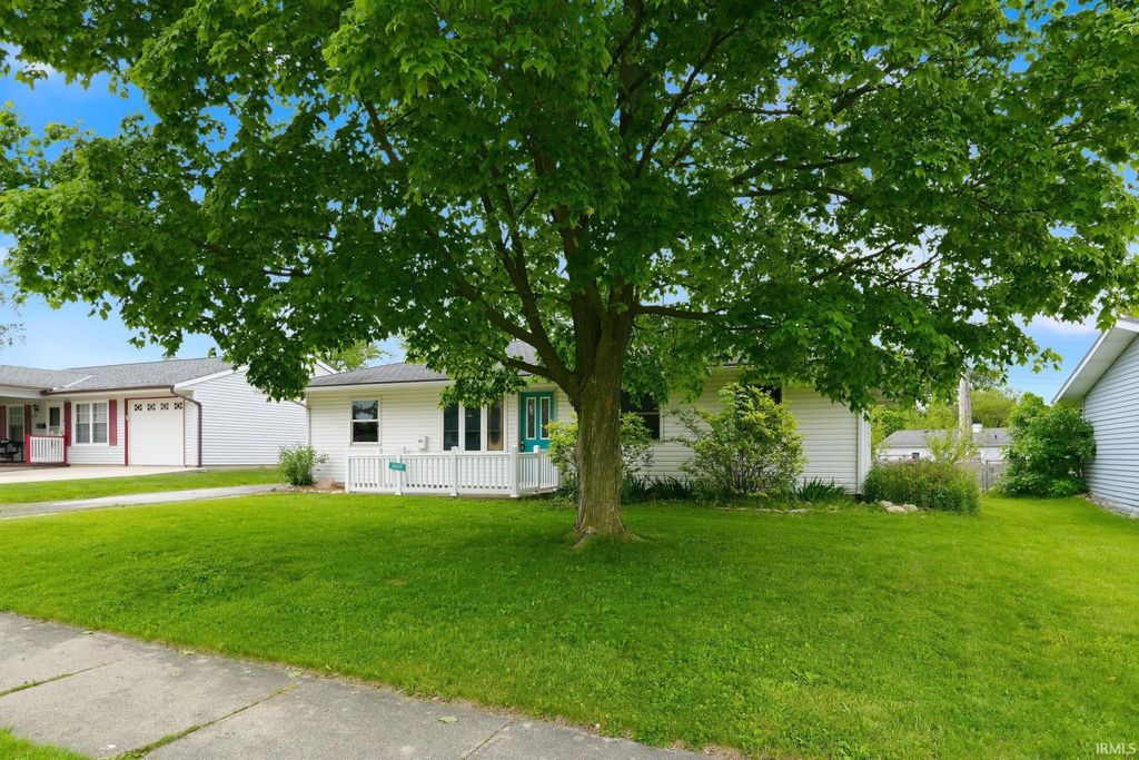 Photo of 6414 Bayberry Drive, Fort Wayne, IN 46825 (MLS # 202619832)