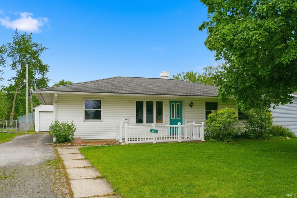 Photo of 6414 Bayberry Drive, Fort Wayne, IN 46825 (MLS # 202619832)