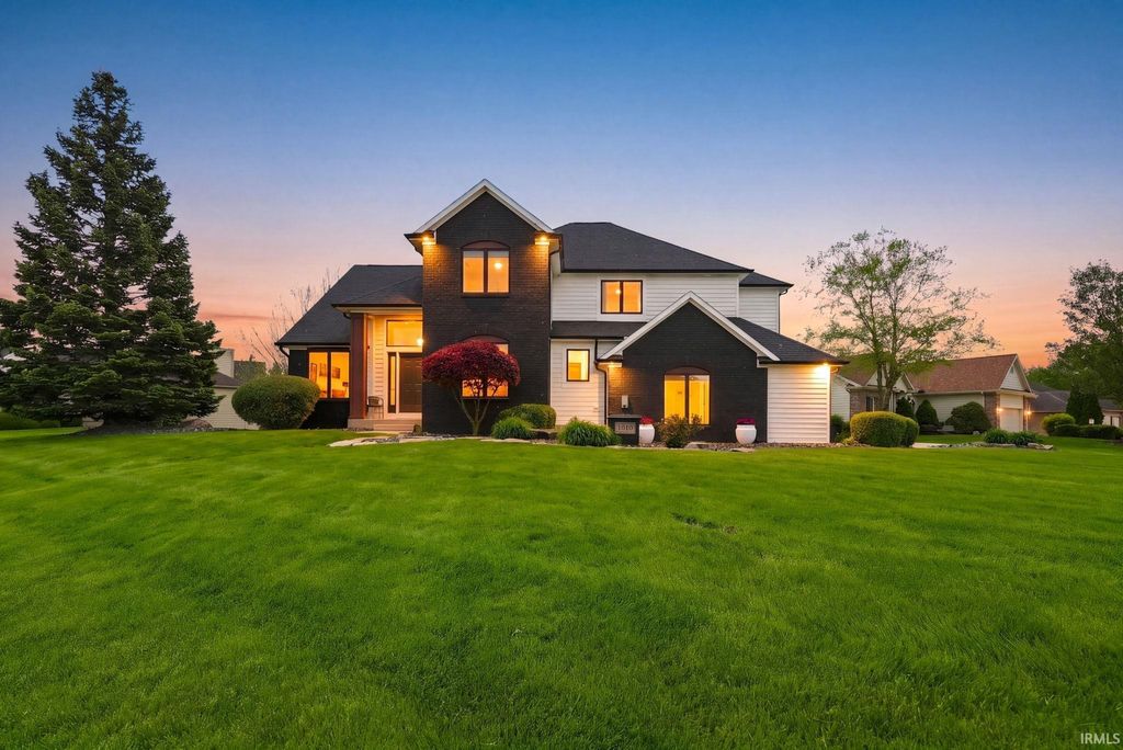 Photo of 1010 Woodland Crossing, Fort Wayne, IN 46825 (MLS # 202617135)
