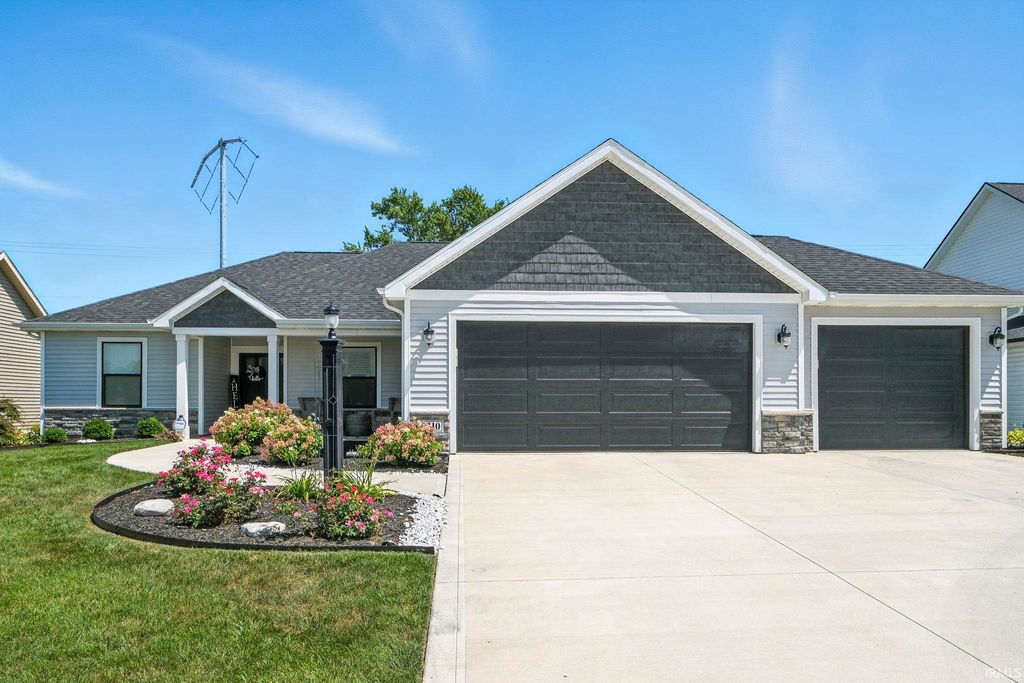 Photo of 3310 Brantley Drive, New Haven, IN 46774 (MLS # 202610936)