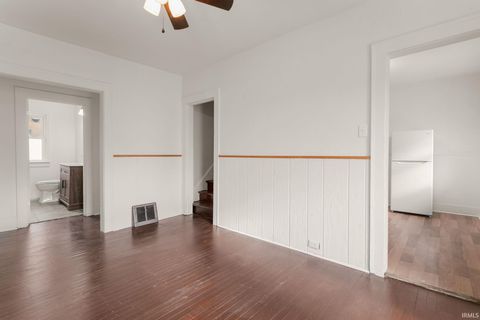 Tiny photo for 809 E Victoria Street, South Bend, IN 46614 (MLS # 202613554)