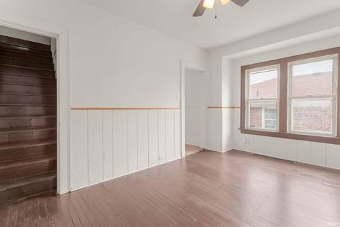 Tiny photo for 809 E Victoria Street, South Bend, IN 46614 (MLS # 202613554)