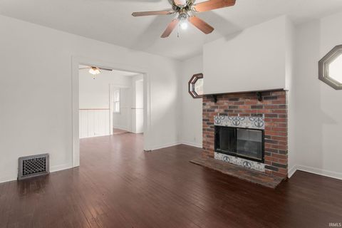 Tiny photo for 809 E Victoria Street, South Bend, IN 46614 (MLS # 202613554)