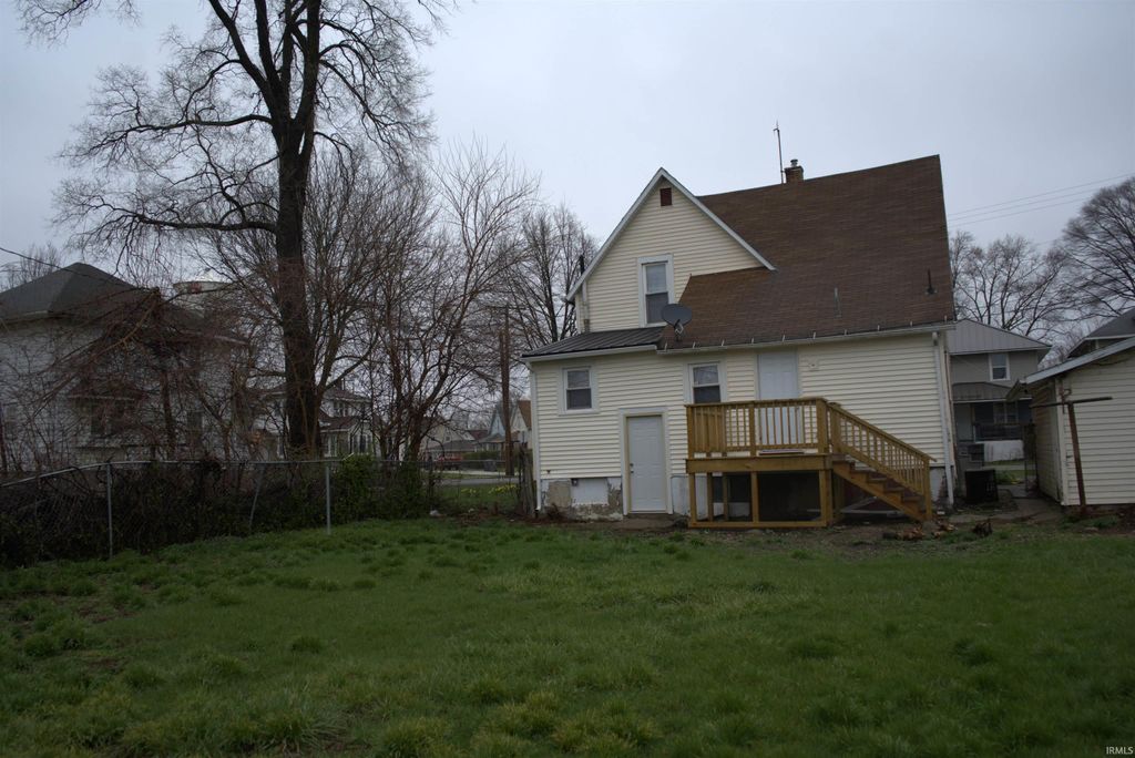 Photo of 237 Park Avenue, Elkhart, IN 46516 (MLS # 202619091)