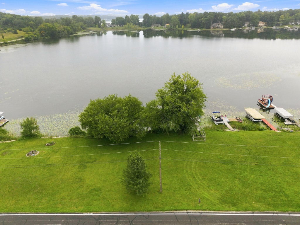 Photo of 135 Lane 175 Lime Lake LK, Angola, IN 46703 (MLS # 202633688)