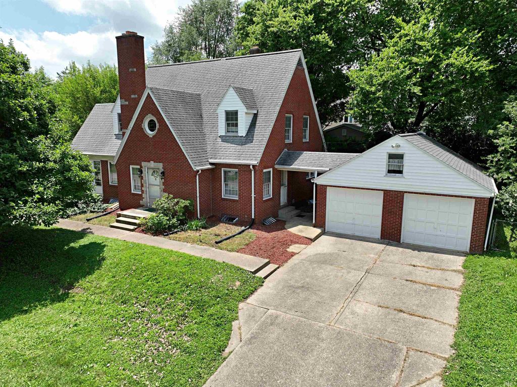 Photo of 701 N Meridian Street, Washington, IN 47501 (MLS # 202601437)