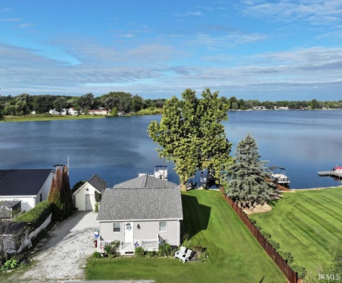 Photo of 11086 W Silver Maple Drive, Kewanna, IN 46939 (MLS # 202639927)
