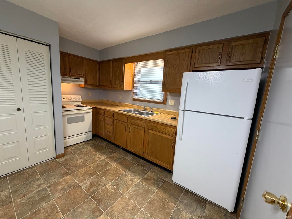 Photo of 301, 303, 305 SE A Street, Linton, IN 47441 (MLS # 202616785)