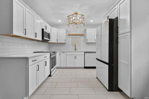 Tiny photo for 2014 Wellesley Drive, Kokomo, IN 46902 (MLS # 202631306)