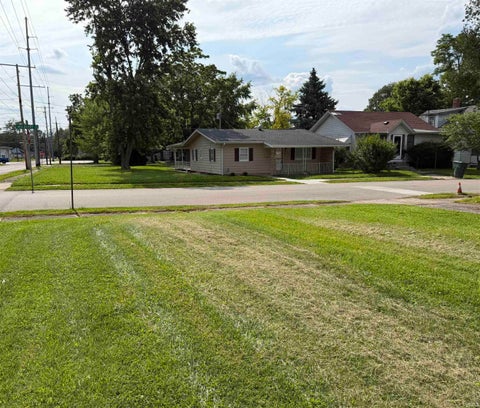 Photo of 2723 S Mulberry Street, Muncie, IN 47302 (MLS # 202625087)