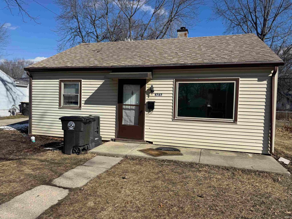 Photo of 4767 Bowser Avenue, Fort Wayne, IN 46806 (MLS # 202606349)