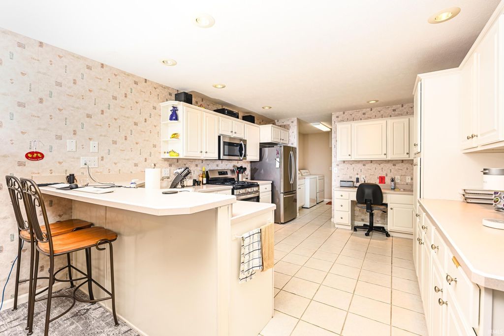 Photo of 1642 Cobblestone Boulevard, Elkhart, IN 46514 (MLS # 202616538)