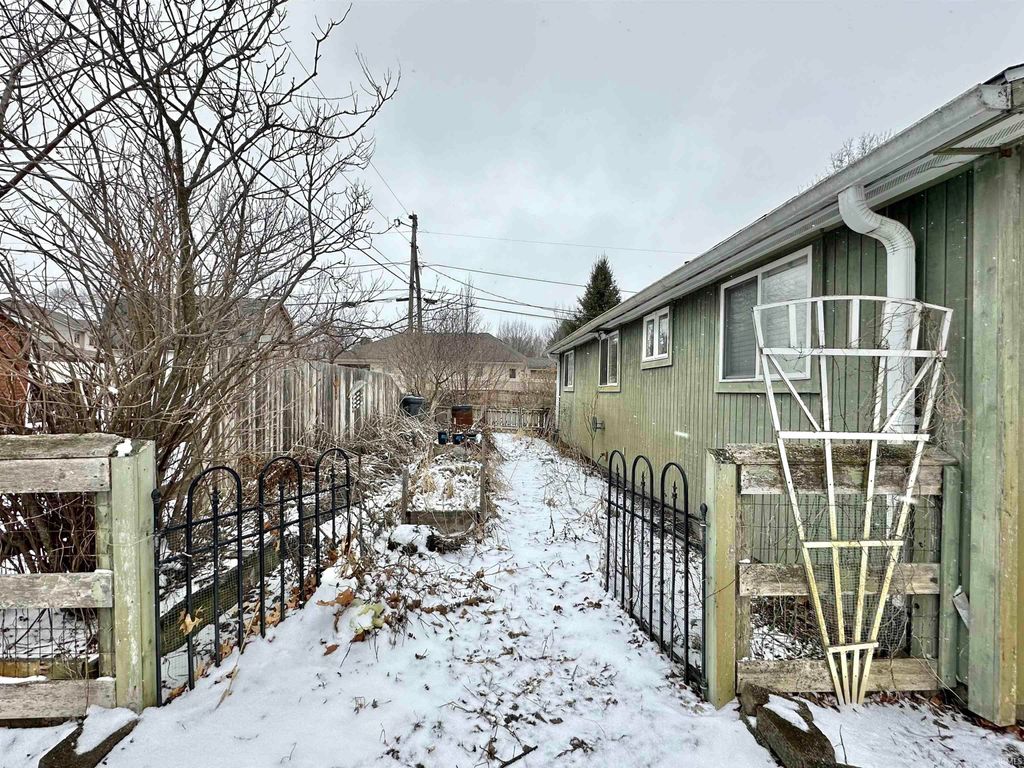 Photo of 14712 Michael Drive, Leo, IN 46765 (MLS # 202605662)