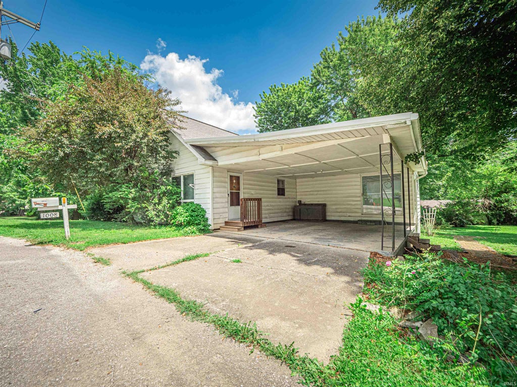 Photo of 1008 N 1st Street, Winslow, IN 47598 (MLS # 202627163)