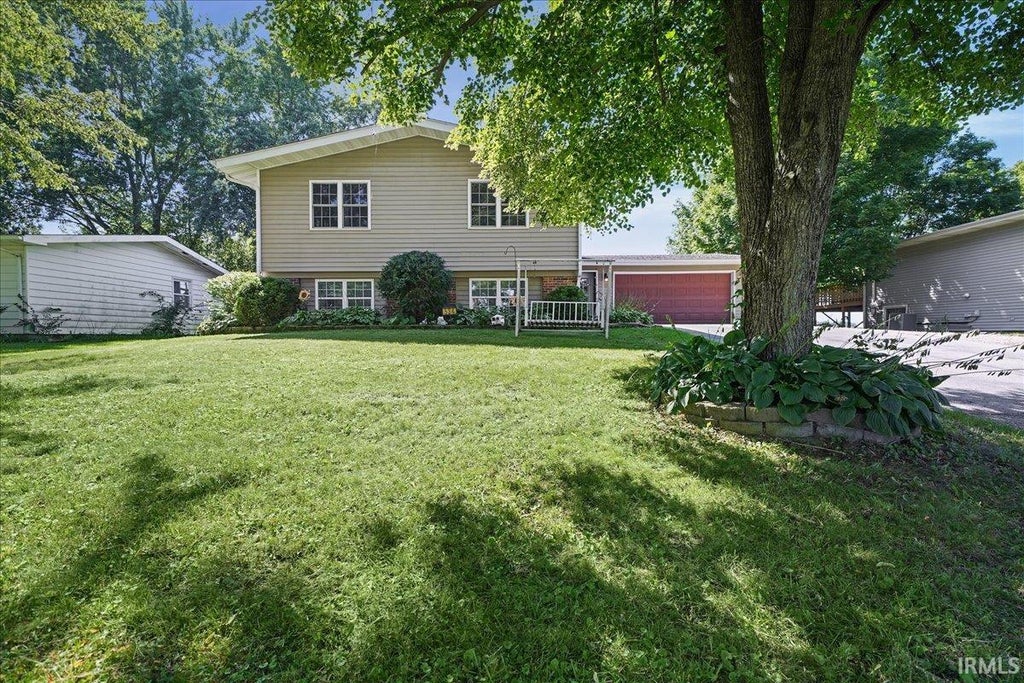 Photo of 534 Robyn Road, Valparaiso, IN 46385 (MLS # 202633335)