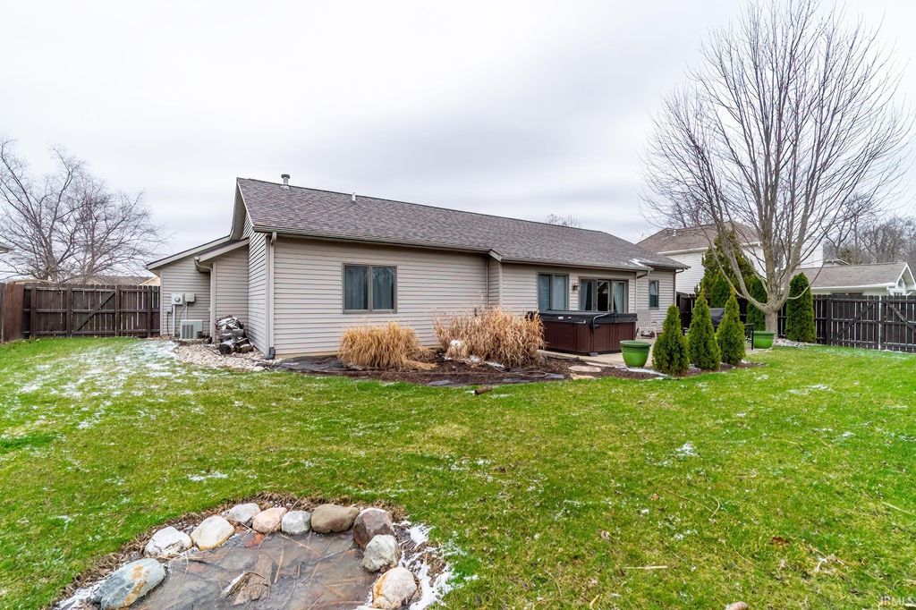 Photo of 2025 York Ridge Place, Fort Wayne, IN 46818 (MLS # 202611092)