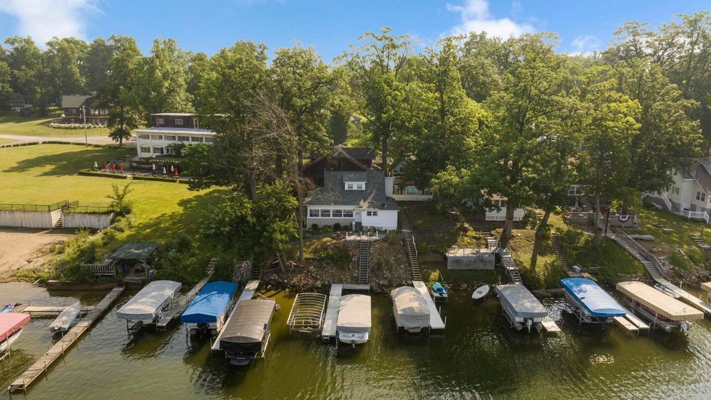 Photo of 320 Lane 120 Hamilton Lk Lk, Hamilton, IN 46742 (MLS # 202611655)