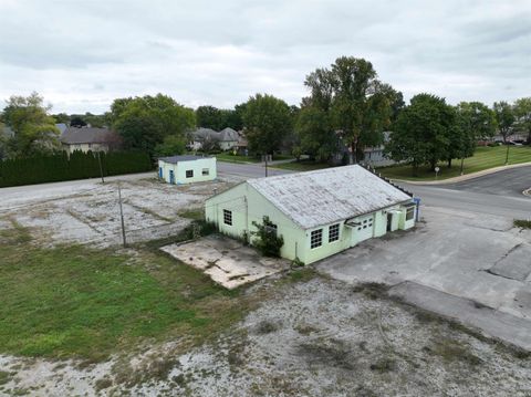 Tiny photo for 706 W Broadway Street, Monticello, IN 47960 (MLS # 202617456)