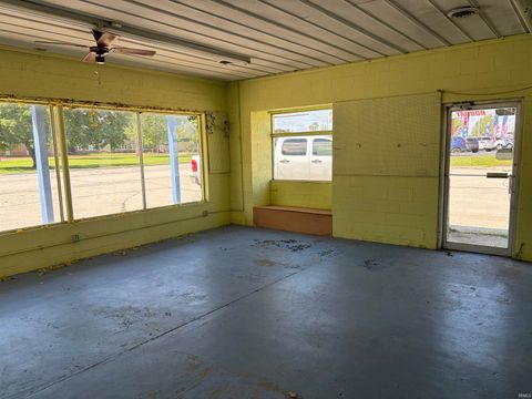 Tiny photo for 706 W Broadway Street, Monticello, IN 47960 (MLS # 202617456)