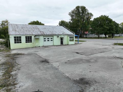 Tiny photo for 706 W Broadway Street, Monticello, IN 47960 (MLS # 202617456)