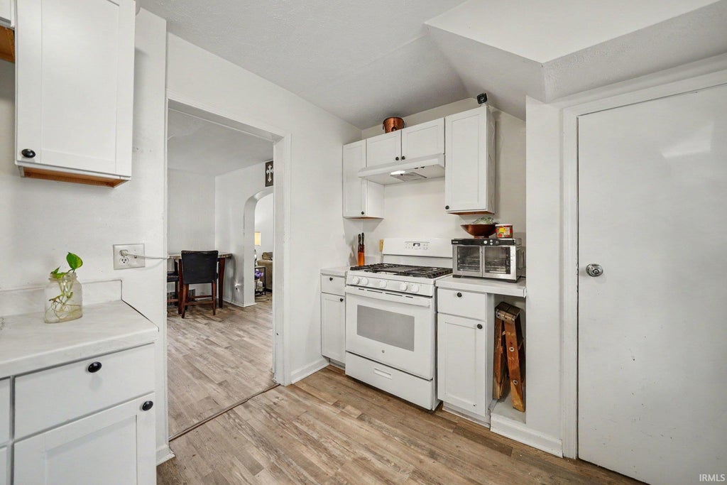 Photo of 1518 WEBSTER Street, South Bend, IN 46613 (MLS # 202640913)