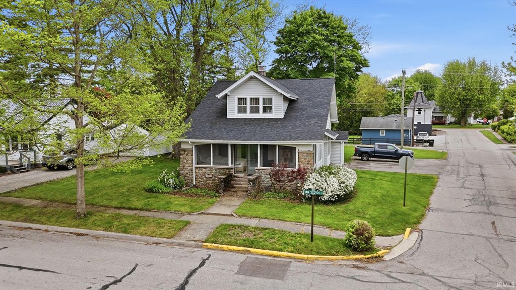 Photo of 404 S Van Scoyoc Street, Avilla, IN 46710 (MLS # 202616779)