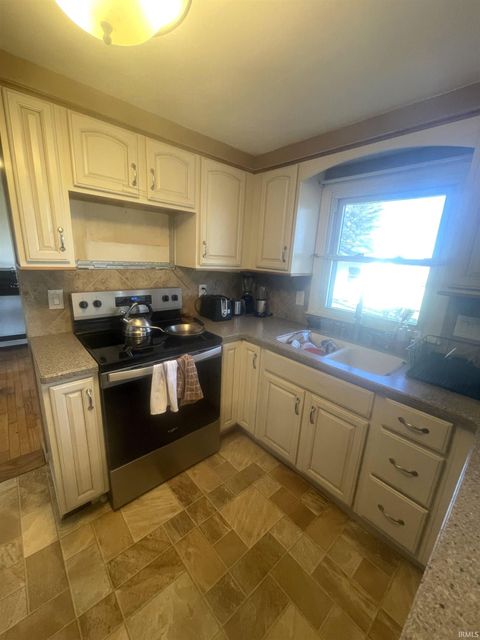 Tiny photo for 2700 E Southway Boulevard, Kokomo, IN 46902 (MLS # 202608610)