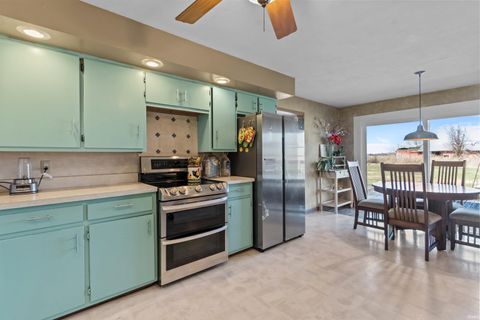 Tiny photo for 3518 E 200 S, Kokomo, IN 46902 (MLS # 202607817)