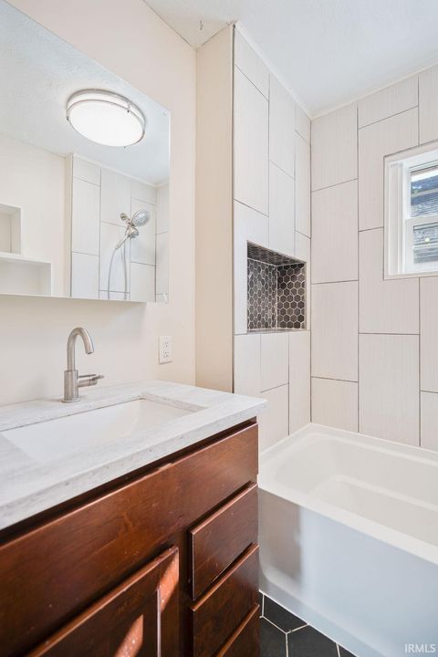 Tiny photo for 1704 S Buckeye Street, Kokomo, IN 46902 (MLS # 202604411)