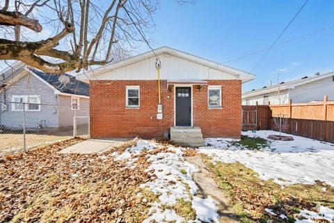 Tiny photo for 1704 S Buckeye Street, Kokomo, IN 46902 (MLS # 202604411)