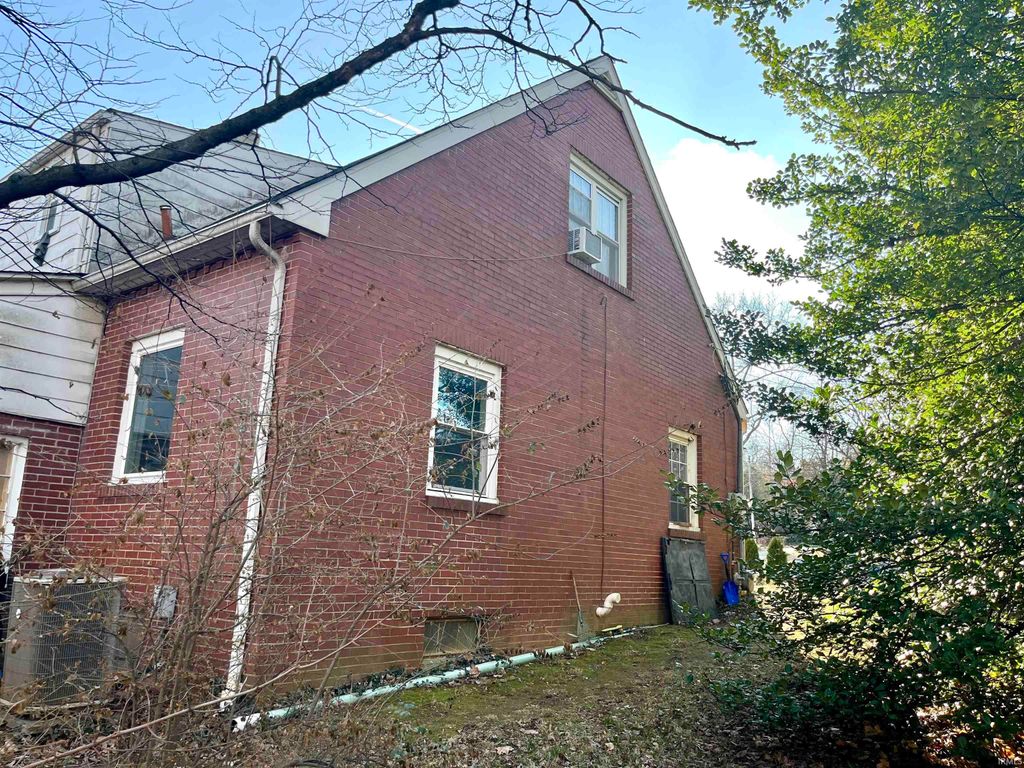 Photo of 507 N Geiger Street, Huntingburg, IN 47542 (MLS # 202606174)