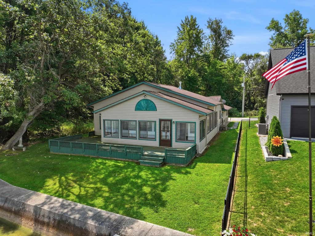 Photo of 0545 E 680 S, Wolcottville, IN 46795 (MLS # 202631957)