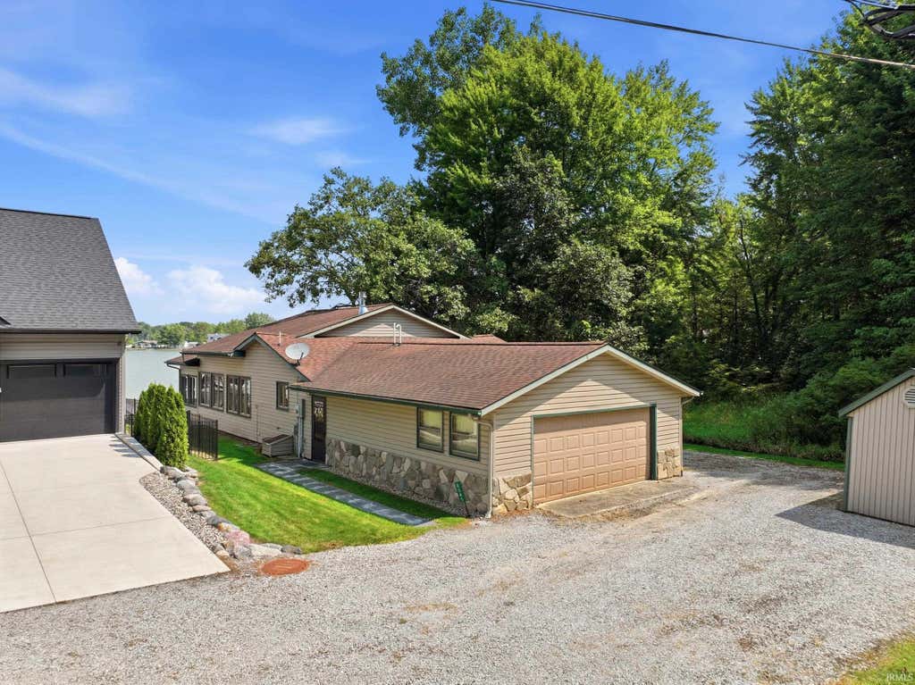 Photo of 0545 E 680 S, Wolcottville, IN 46795 (MLS # 202631957)