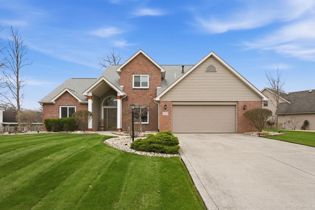Photo of 7825 Berryhill Court, Fort Wayne, IN 46825 (MLS # 202610490)