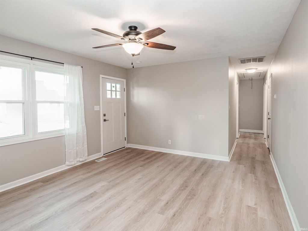 Photo of 4213 Hunters Trace, Evansville, IN 47715 (MLS # 202549236)