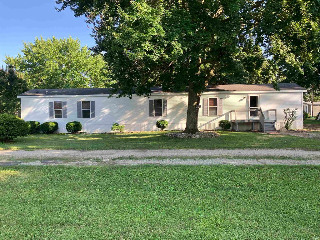 Photo of 15 Lane 420 Jimmerson Lake, Fremont, IN 46737 (MLS # 202614643)