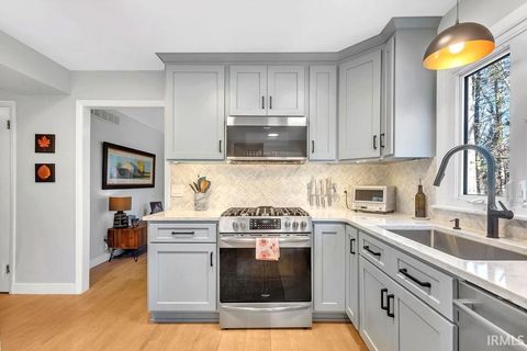Tiny photo for 2715 E Bluff Court, Bloomington, IN 47401 (MLS # 202618617)