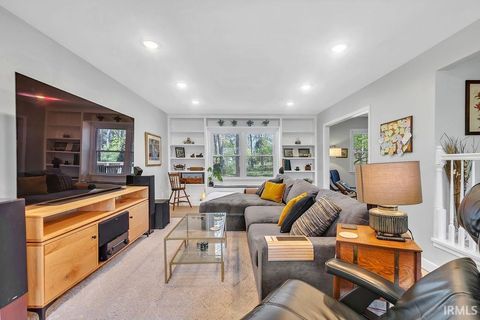 Tiny photo for 2715 E Bluff Court, Bloomington, IN 47401 (MLS # 202618617)