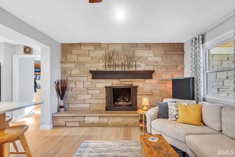 Tiny photo for 2715 E Bluff Court, Bloomington, IN 47401 (MLS # 202618617)