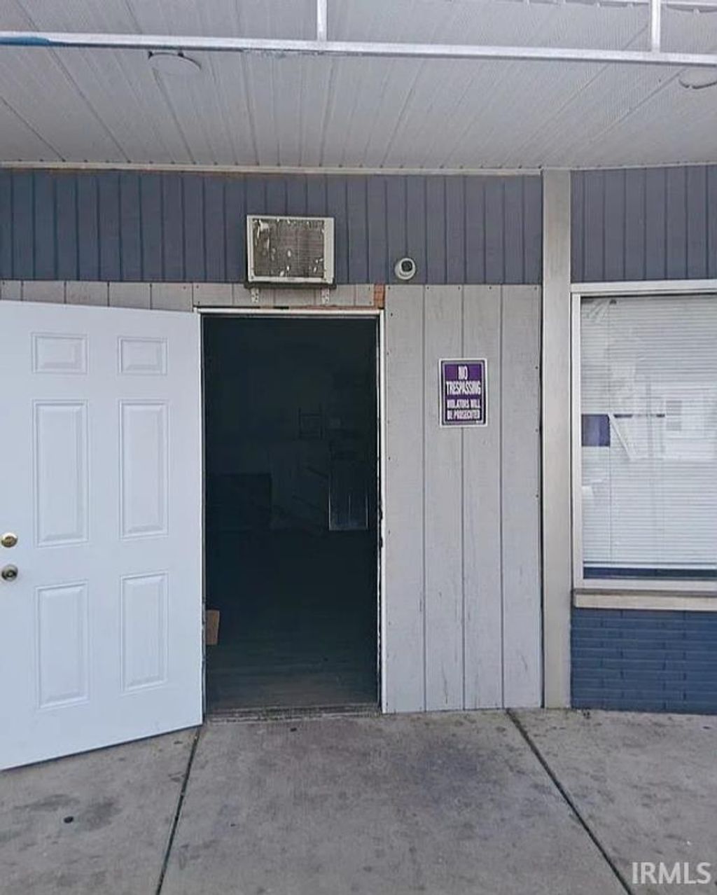 Photo of 1518 Miami Street, South Bend, IN 46613 (MLS # 202619109)