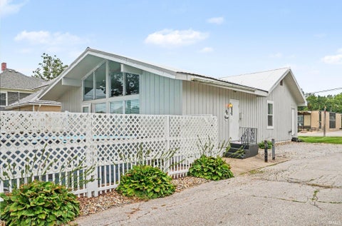 Tiny photo for 207 W Vistula Street, Bristol, IN 46507 (MLS # 202637642)