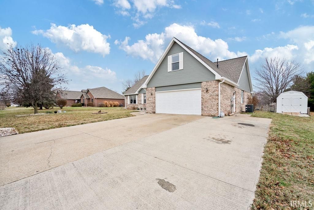 Photo of 118 LEE Drive, Sharpsville, IN 46068 (MLS # 202600973)