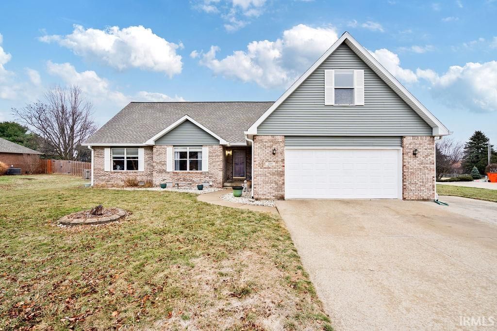 Photo of 118 LEE Drive, Sharpsville, IN 46068 (MLS # 202600973)
