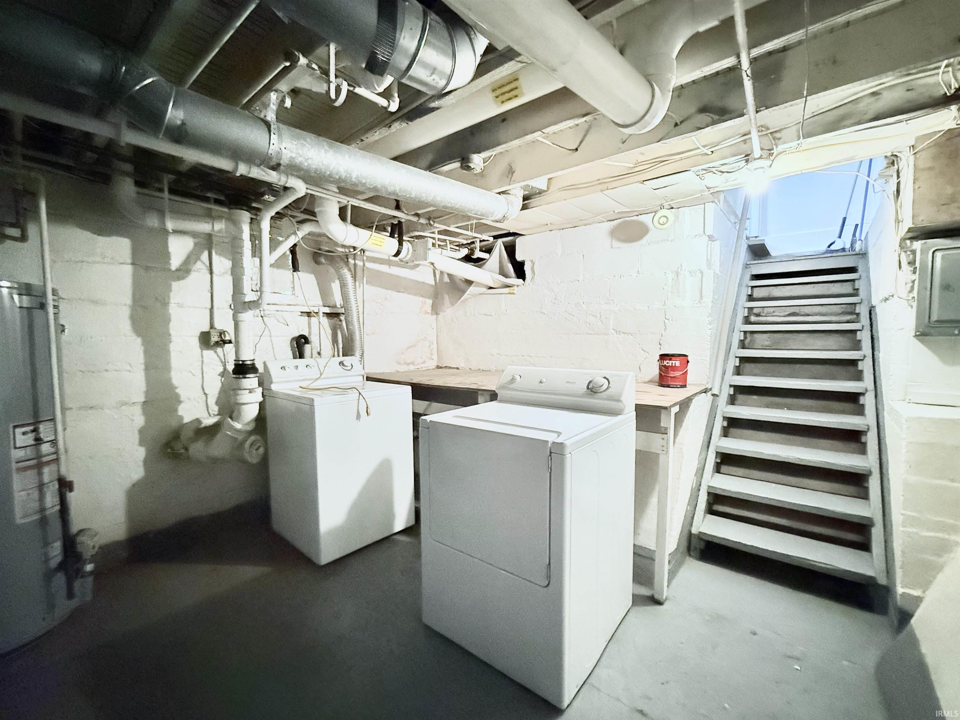 Elkhart, Indiana 46516, United States, 2 Bedrooms Bedrooms, ,1 BathroomBathrooms,Residential,Pending,131309