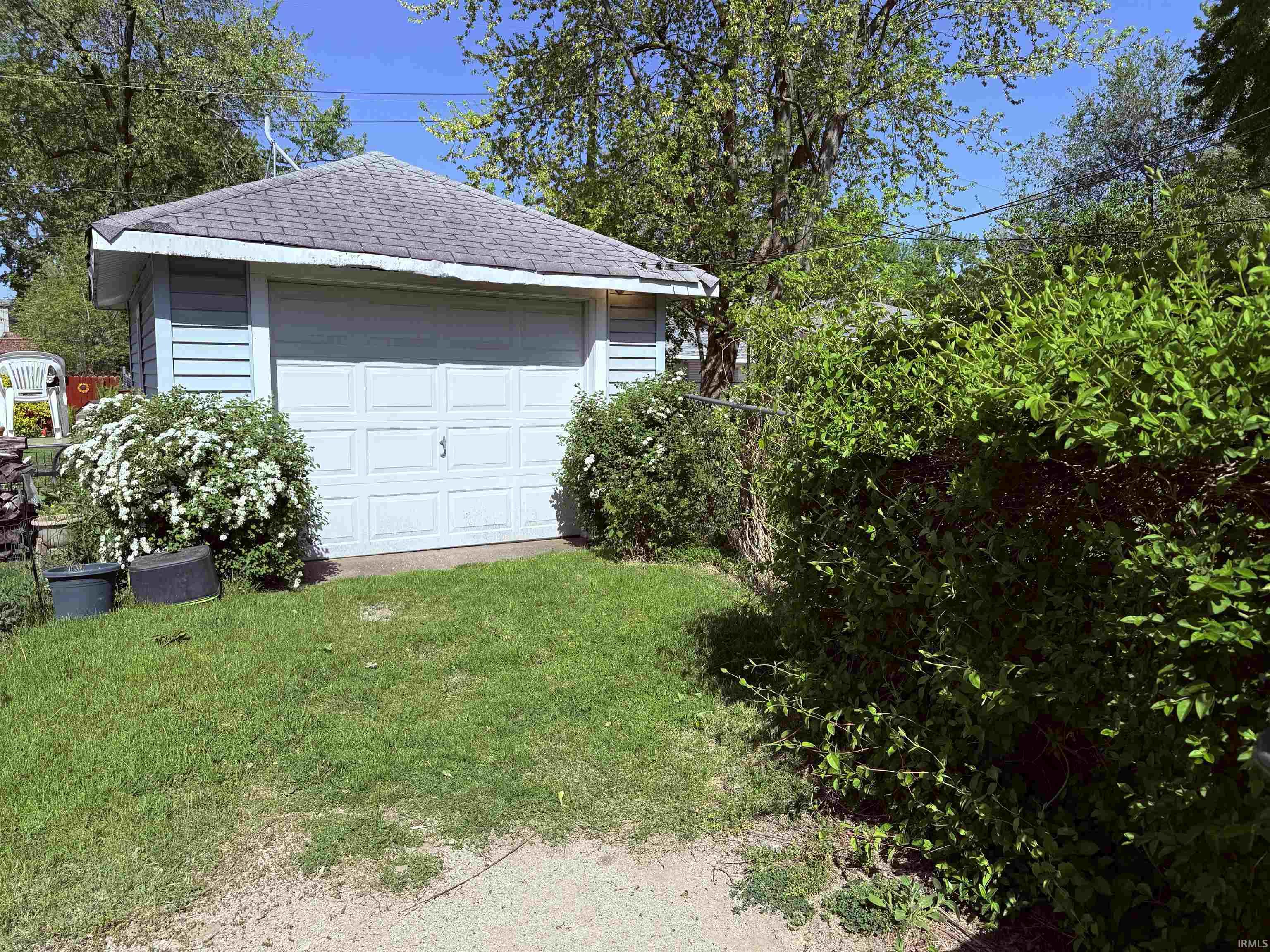 Elkhart, Indiana 46516, United States, 2 Bedrooms Bedrooms, ,1 BathroomBathrooms,Residential,Pending,131309