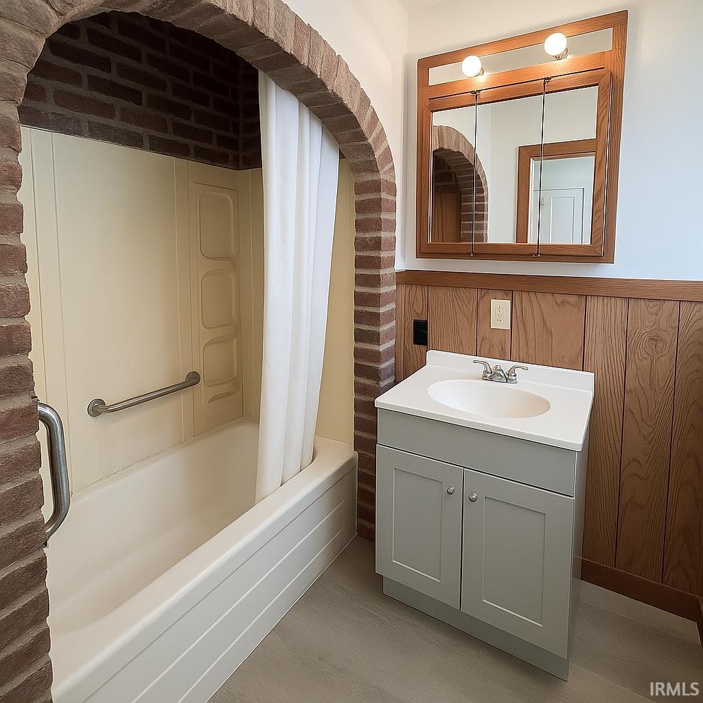 Elkhart, Indiana 46516, United States, 2 Bedrooms Bedrooms, ,1 BathroomBathrooms,Residential,Pending,131309