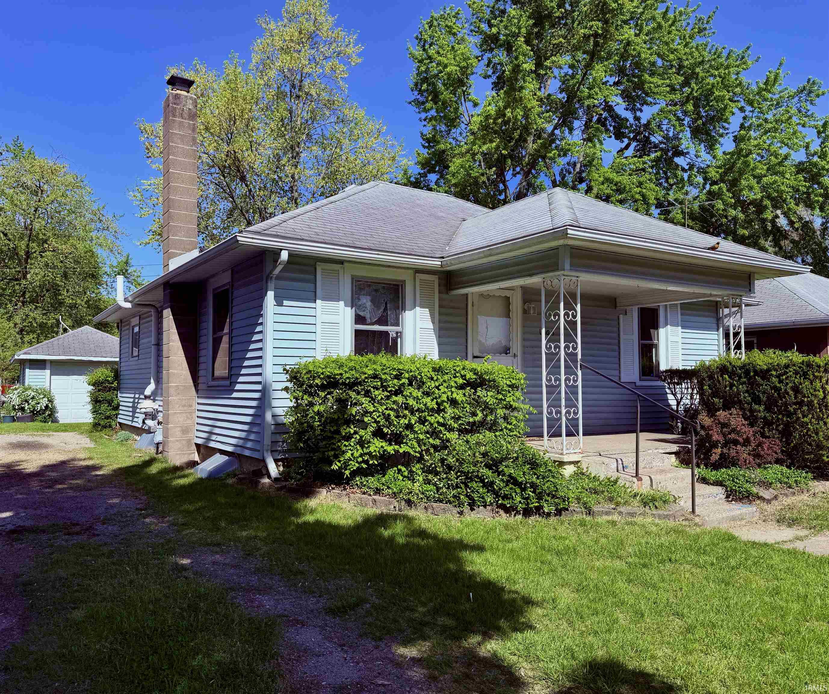 Elkhart, Indiana 46516, United States, 2 Bedrooms Bedrooms, ,1 BathroomBathrooms,Residential,Pending,131309