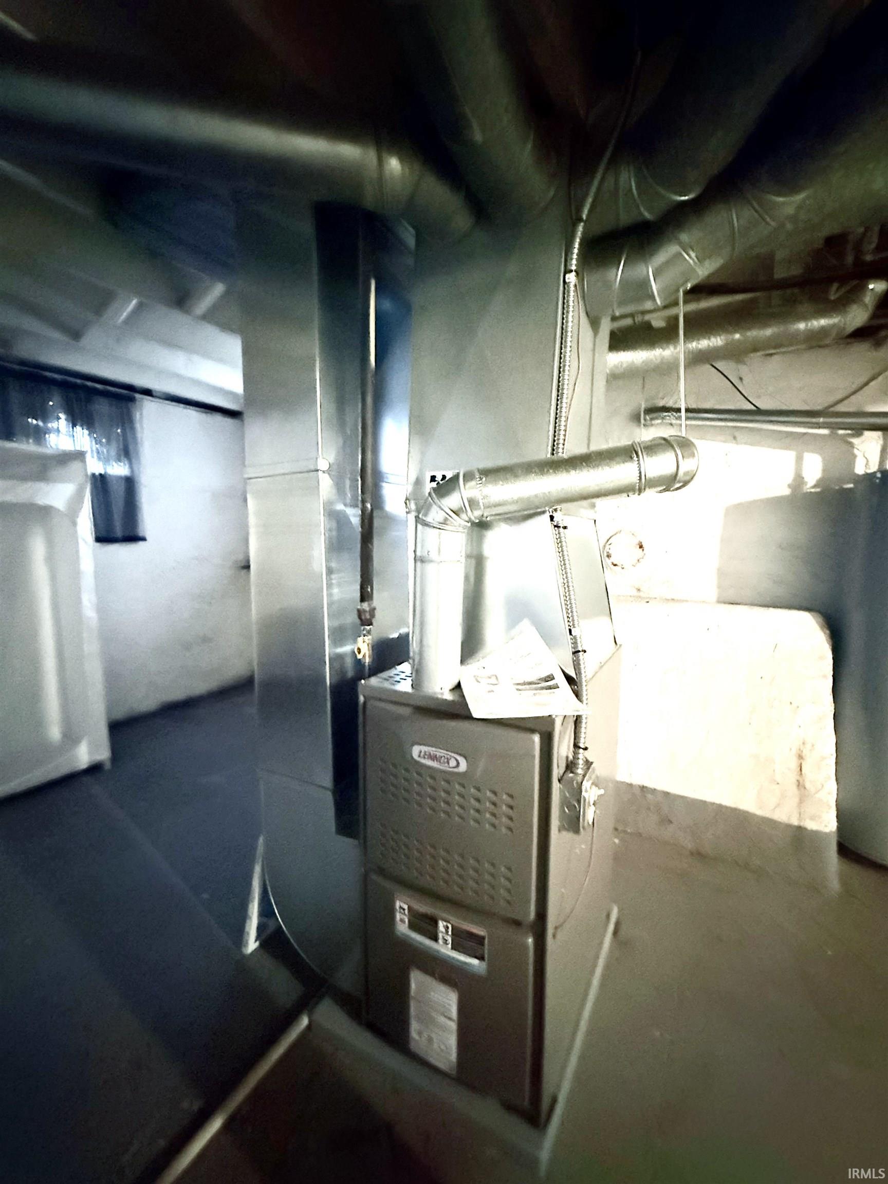 Elkhart, Indiana 46516, United States, 2 Bedrooms Bedrooms, ,1 BathroomBathrooms,Residential,Pending,131309